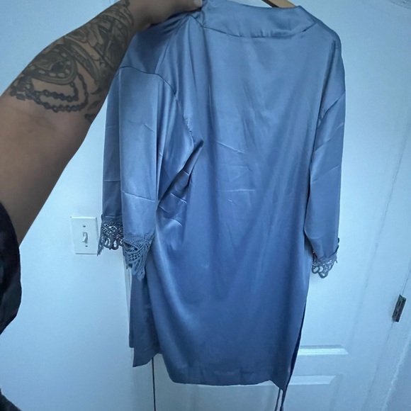 Silk robe - Picture 7 of 7